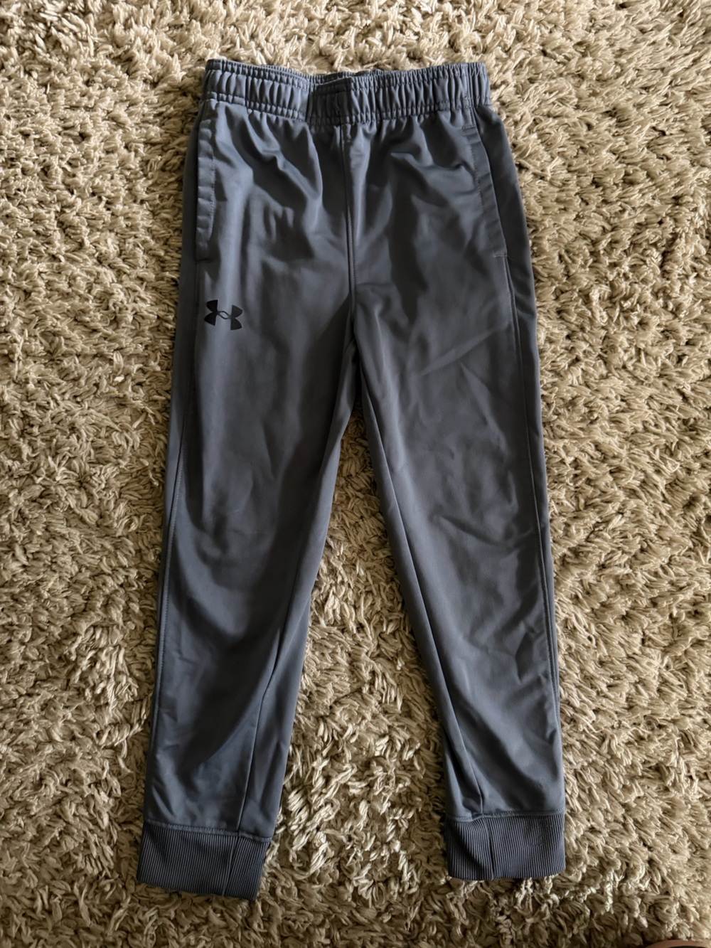 Under Armour Boys Gray Joggers size 6